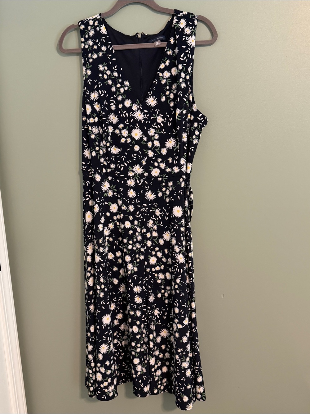 Tommy Hilfiger Sleveless Nvay Daisy Print V-Neck Dress